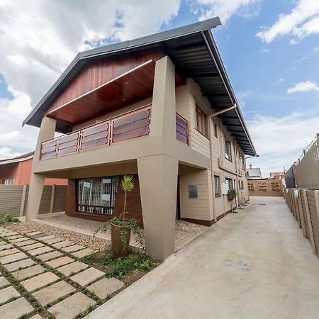 The Musafer Travel Lodge Pietermaritzburg Exteriör bild